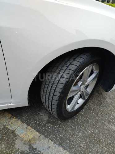 Chevrolet Cruze-13
