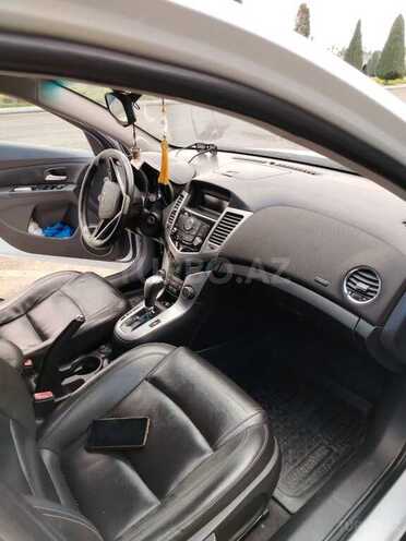Chevrolet Cruze-12
