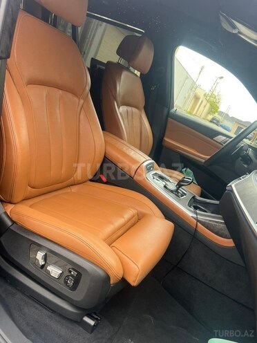 BMW X7-16