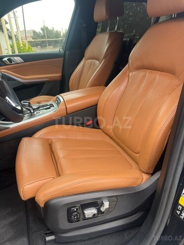 BMW X7-12