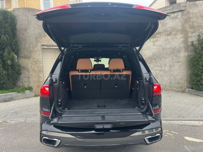 BMW X7-8