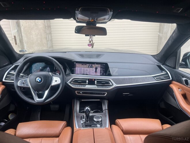 BMW X7-17