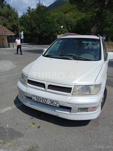 Mitsubishi Chariot-1