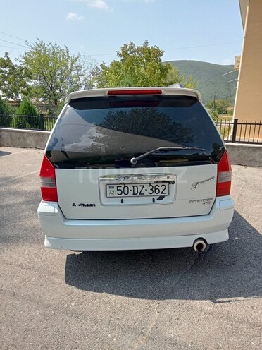 Mitsubishi Chariot-2