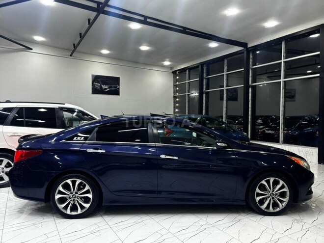 Hyundai Sonata-5
