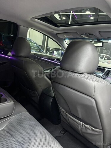 Hyundai Sonata-11