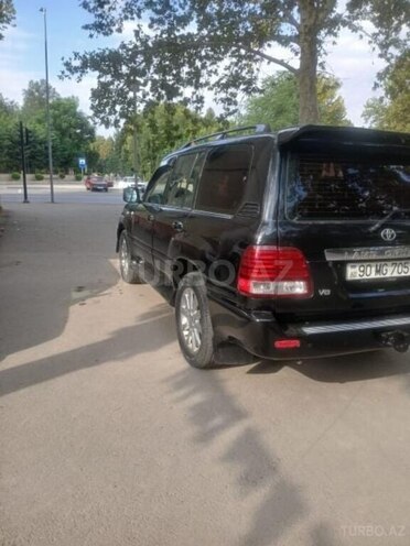 Toyota Land Cruiser-6