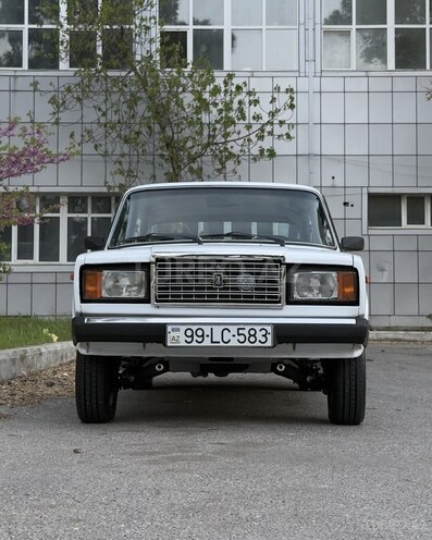 LADA (VAZ) 2107-2