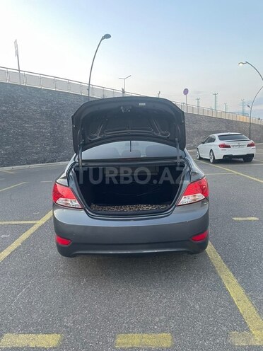 Hyundai Accent-8