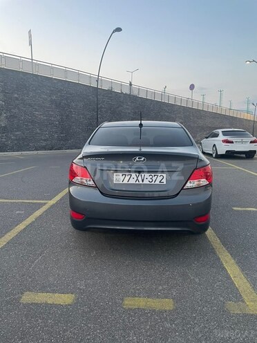 Hyundai Accent-9
