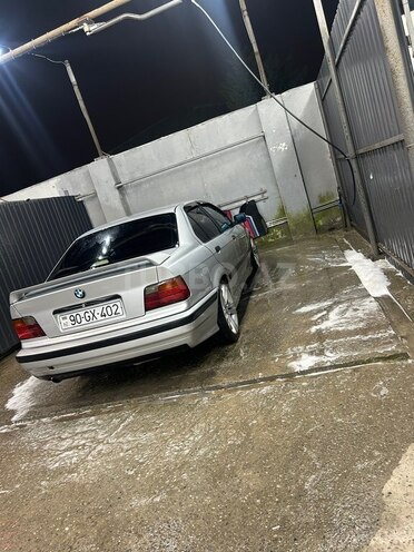 BMW 318-13