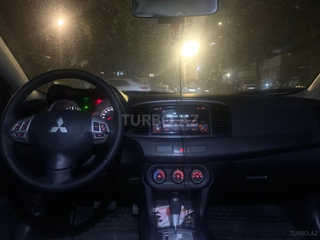 Mitsubishi Lancer-4