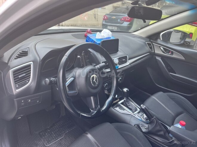 Mazda 3-8