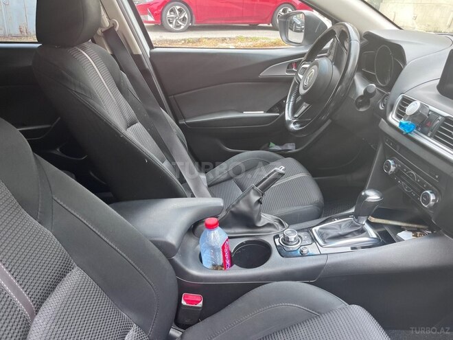 Mazda 3-10