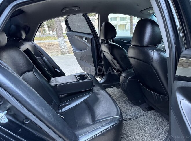 Hyundai Sonata-17