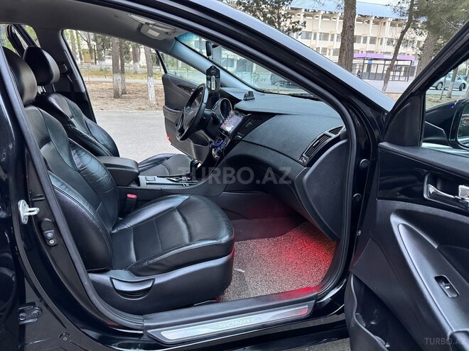 Hyundai Sonata-16