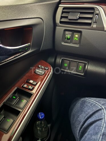 Toyota Camry-9