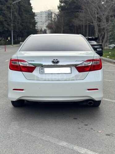 Toyota Camry-11