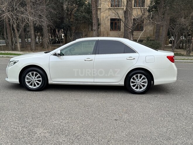 Toyota Camry-15