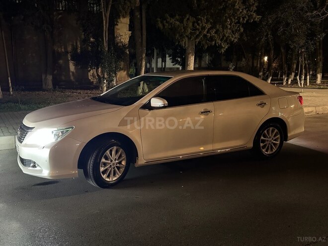 Toyota Camry-16