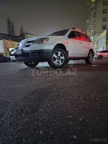 Mitsubishi Outlander-2
