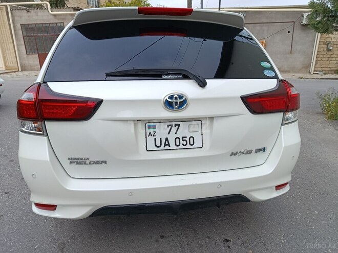 Toyota Corolla Fielder-2