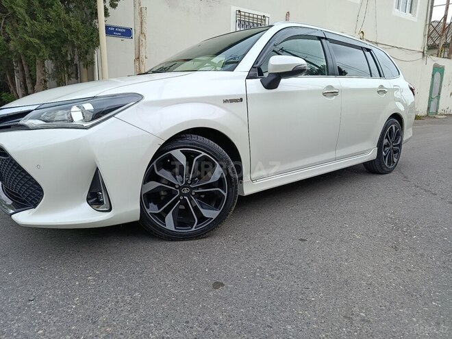 Toyota Corolla Fielder-4