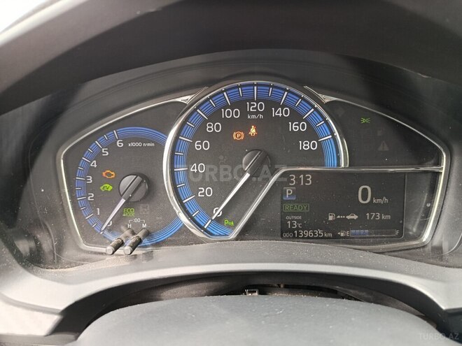 Toyota Corolla Fielder-13
