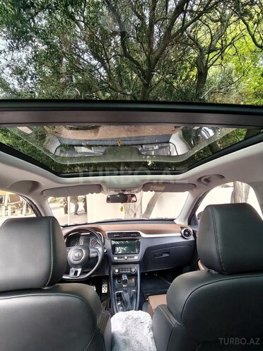 MG ZS-8