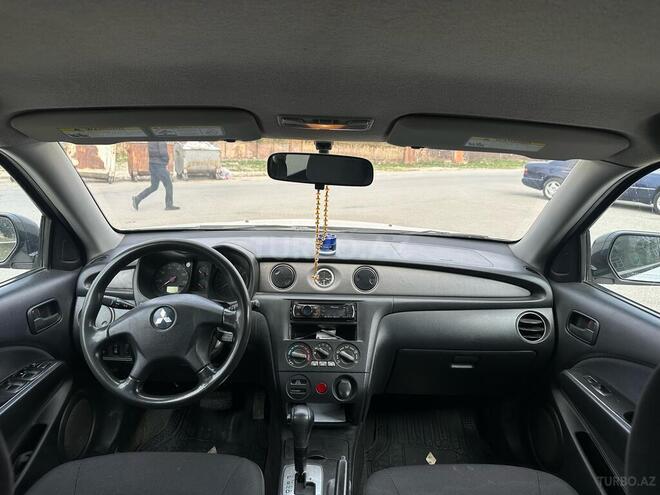 Mitsubishi Outlander-3