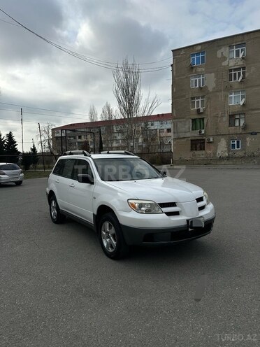Mitsubishi Outlander-1