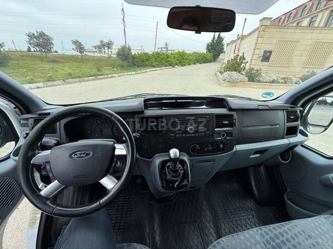Ford Transit-3
