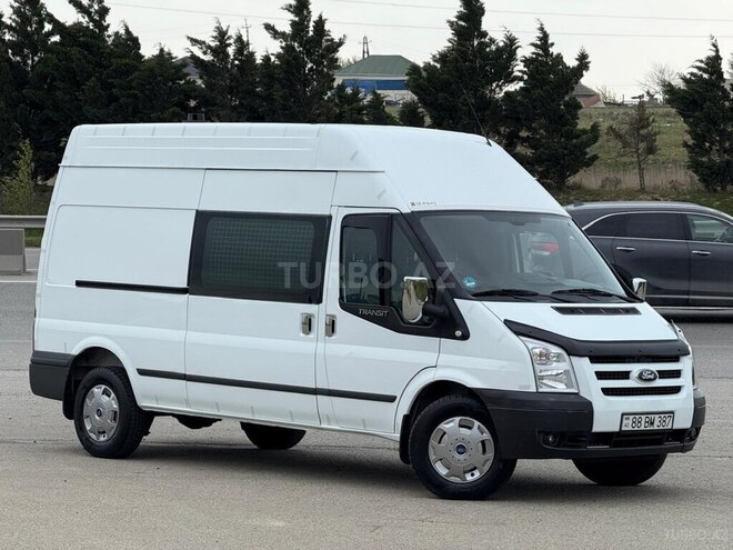 Ford Transit-9
