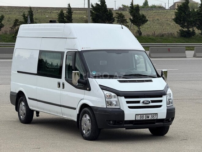 Ford Transit-10