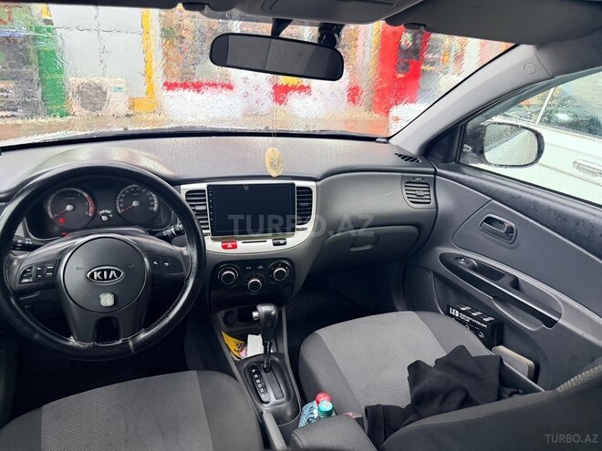 Kia Rio-5
