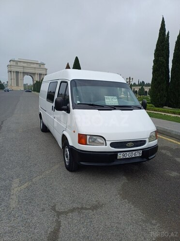 Ford Transit-5