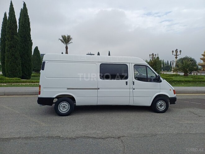 Ford Transit-4