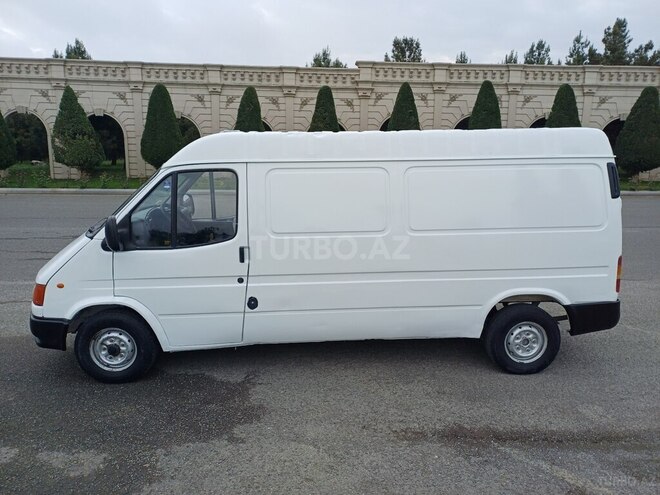 Ford Transit-3