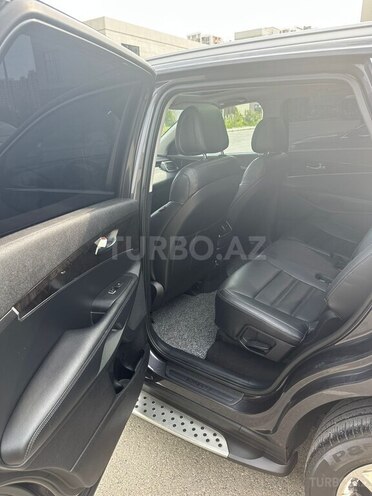 Kia Sorento-13