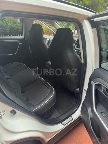 Toyota RAV4-7