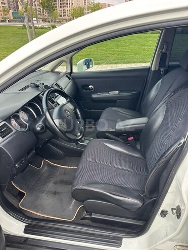 Nissan Tiida-9