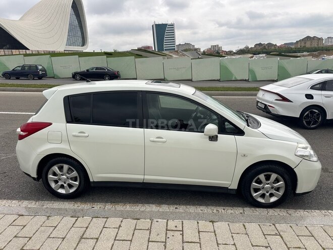 Nissan Tiida-4