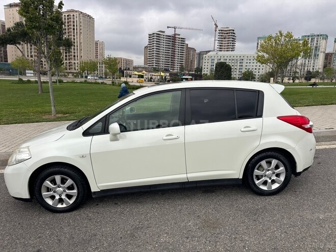 Nissan Tiida-3