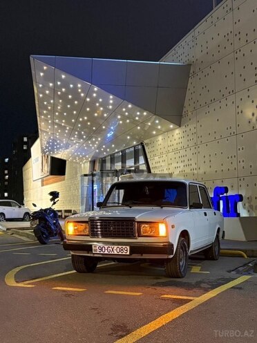 LADA (VAZ) 2107-1