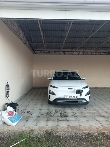 Hyundai Kona Electric-5