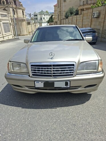 Mercedes C 200-1