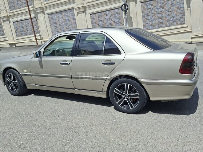 Mercedes C 200-4