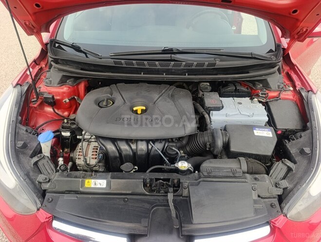 Hyundai Elantra-14