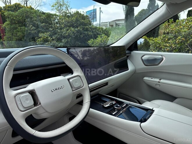 Lynk & Co 900-15