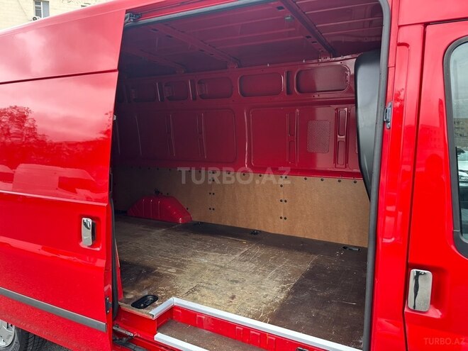 Ford Transit-11
